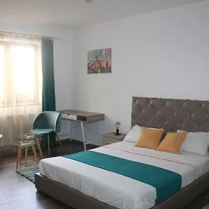 rezervați aici