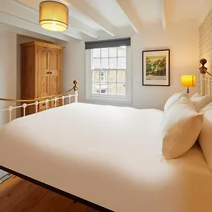 Host & - Hampdon Staithes